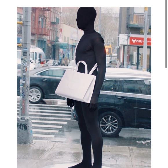 Telfar Medium shopping bag. Mustard - Picture 7 of 9
